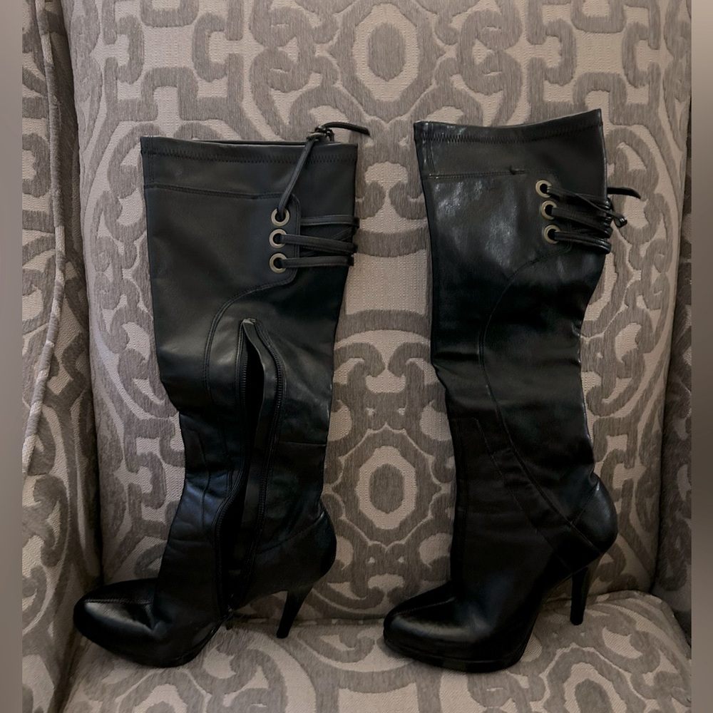 Black heel boots